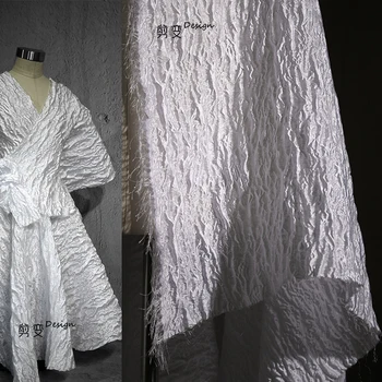 Крупные белые растворимые ткани С трехмерной жаккардовой текстурой, силуэт в складку в полоску, высококачественные дизайнерские ткани для одежды